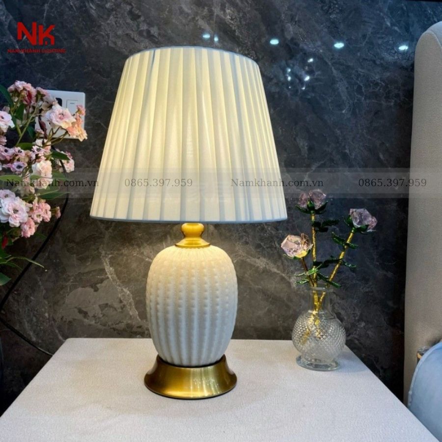 Đèn Bàn Trắng 659