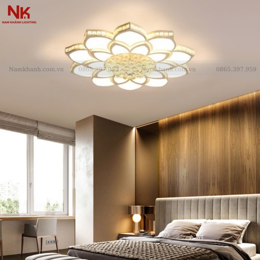 Đèn Ốp Trần Cánh Sen Hộp Pha Lê